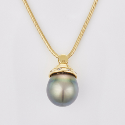 18ct Yellow Gold, Snake Chain with South Sea Pearl / Diamond Pendant