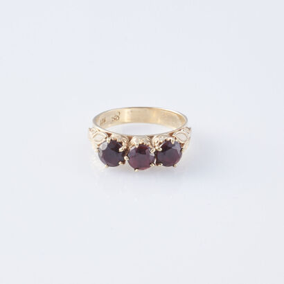 9ct Garnet Ring