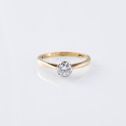 18ct Diamond Ring