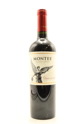 (1) 2013 Montes Classic Series Cabernet Sauvignon, Colchagua Valley