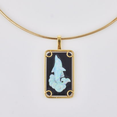 18ct Yellow Gold Pendant, Opal Dolphin Cameo Over Onyx