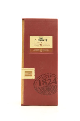 (1) The Glenlivet Archive 21 Year Old Single Malt Scotch Whisky, 43% ABV (GB)