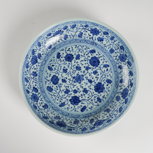 A Chinese mid-Qing dynasty blue and white 'floral' dish