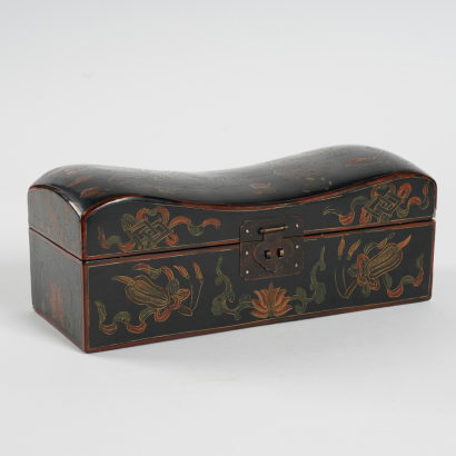 A Chinese Qing dynasty black lacquer headrest box