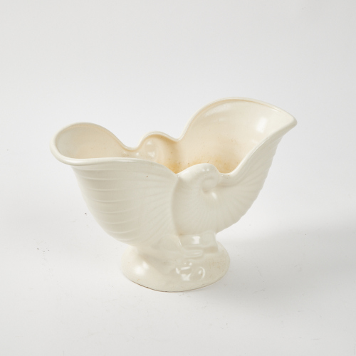 A Crown Lynn Cream Nautilus Vase