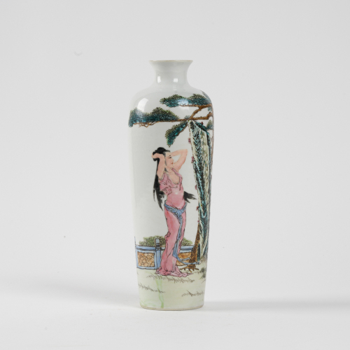 A Chinese late 19C-20C famille-rose vase