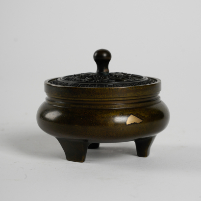 A Chinese old bronze diffuser