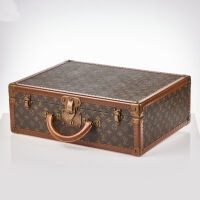 Louis Vuitton Monogram Bisten Trunk 50