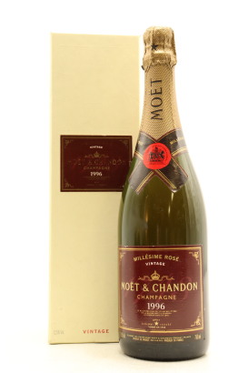 (1) 1996 Moet & Chandon Brut Vintage Rose, Champagne (GB)