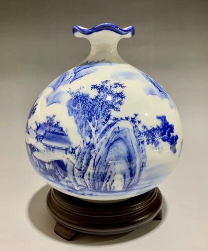 A Chinese Blue and White Vase