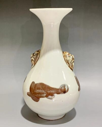 A Chinese White Glaze Two-ear Vase with red fish pattern