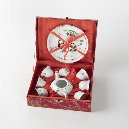 A box of Chinese porcelain set - The Collection of John Perry's Asian Art