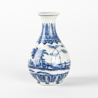 A Chinese blue and white vase (Qing dynasty Qianlong year mark)