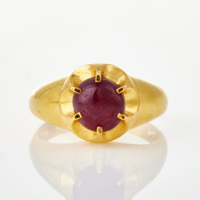 18ct Yellow Gold, Round Cabochon Cut Ruby Ring