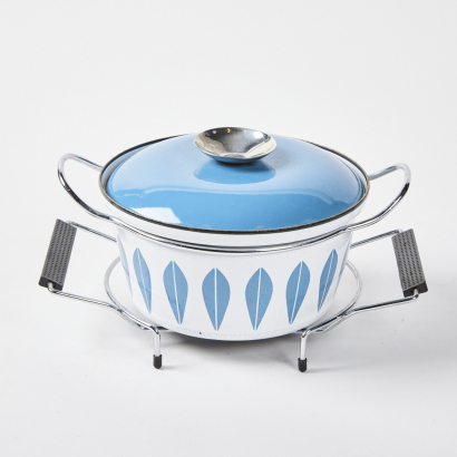 A Cathrineholm Lotus Enamel Pot With Trivet Made In Norway