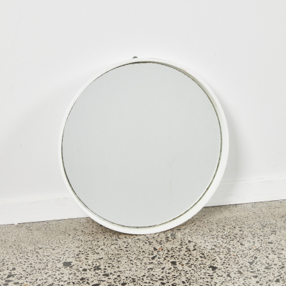 A Retro Bathroom Mirror