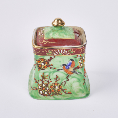 A Small Trinket Box with Bird and Fauna D&radic;&copy;cor