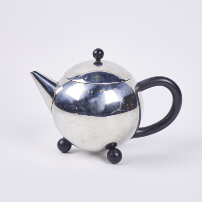 An Atomic Teapot by Andrew Hawley