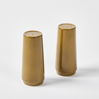 A Pair Of Crown Lynn Salt And Pepper Shakers