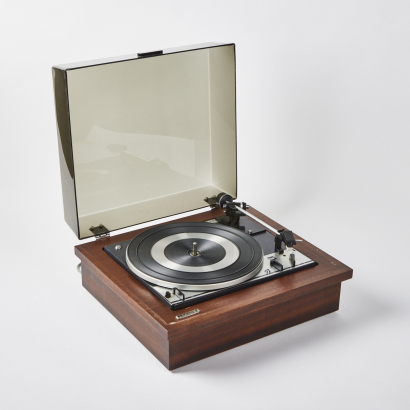 A Dual 1214 Automatic Turntable