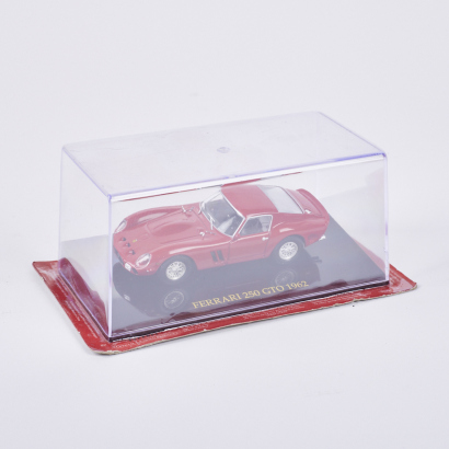 A Ferrari 250 GTO 1:43 Scale Model