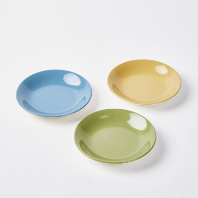 A Set Of Three Crown Lynn Colour Glaze Dishes