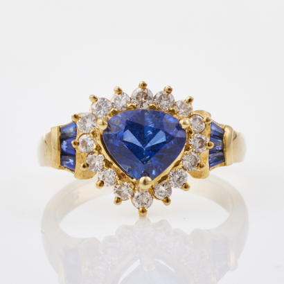 18ct Yellow Gold, 1.82 Blue Sapphire /.17ct Diamond Set Cluster Ring