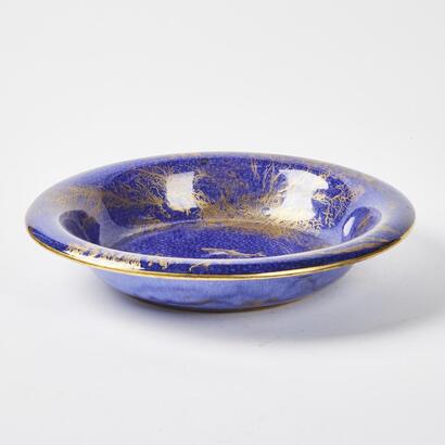 A Crescent England Serving Bowl with Pond D&radic;&copy;cor