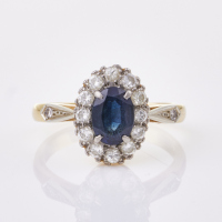 18ct Yellow/White Gold, Vintage, Oval Sapphire/ .33ct Diamond Cluster Ring