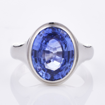 Platinum, Modern, 6.98ct Oval Sapphire Ring