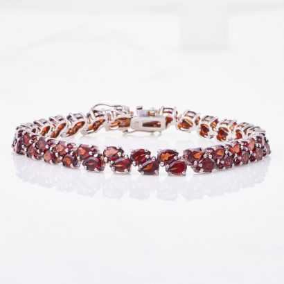 Sterling Silver, Modern, 19cm, 18.00ct Garnet Bracelet