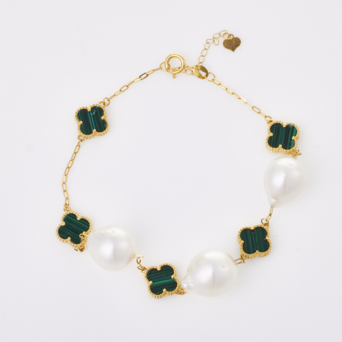 18ct Yellow Gold, 18cm Malachite and Pearl Bracelet