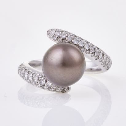 18ct White Gold, 10mm South Sea Cultured Pearl/.70ct Diamond Ring