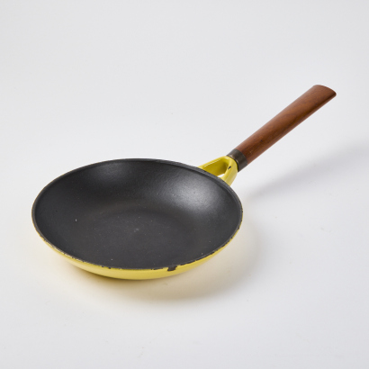 A Colorfast Ireland Yellow Enameled Frypan