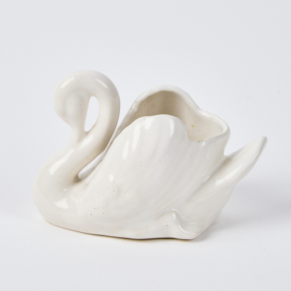 An Unmarked Gloss Glazed Small Crown Lynn Swan