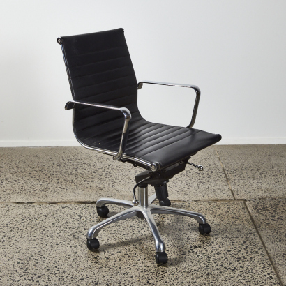 An Eames Style Office Chair