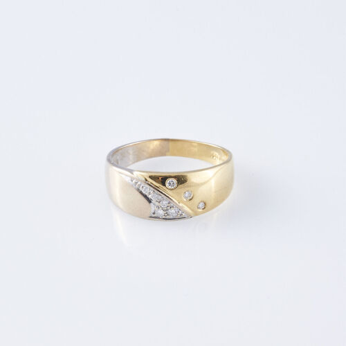 18ct Diamond Ring