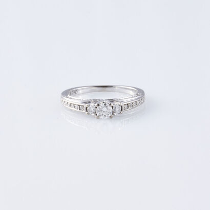 18ct White Gold Diamond Ring