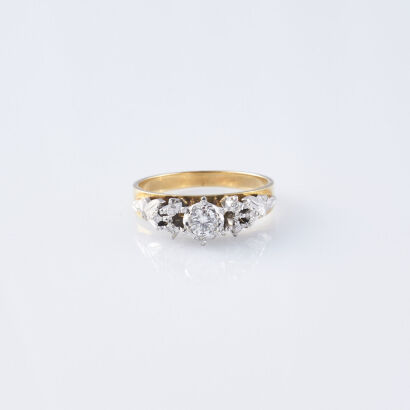 18ct Diamond Ring