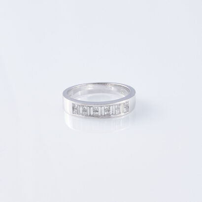 18ct White Gold Diamond Ring