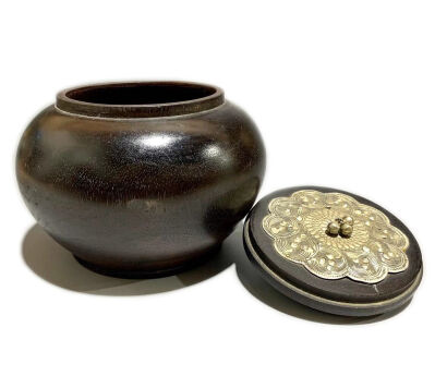 Silver-decorated Wooden Go Pot with natural wood fragrance