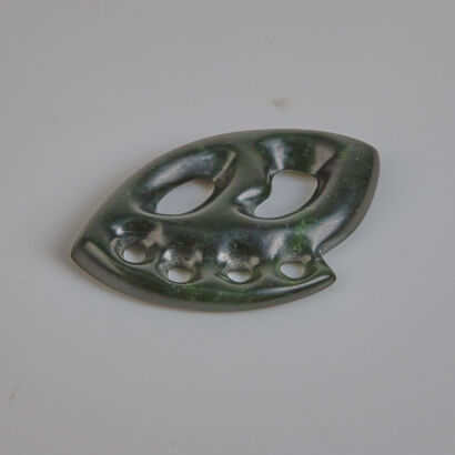 A Leaf-Shaped Pounamu Pendant