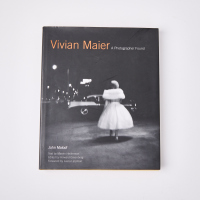 JOHN MALOOF Vivian Maier A Photographer Found