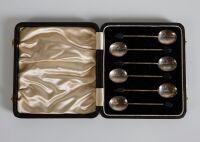 A Cased Sterling Silver Teaspoon Set 