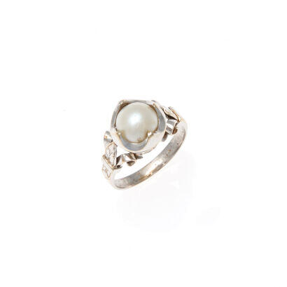 18ct Pearl Ring