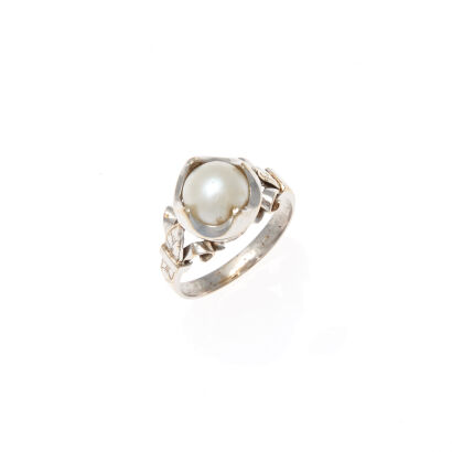 18ct Pearl Ring