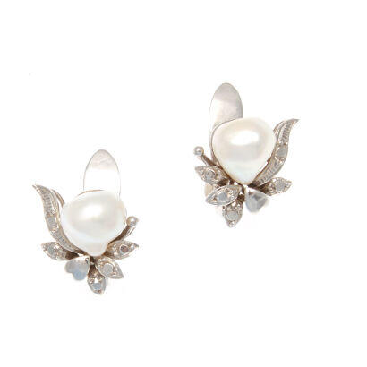 14ct White Gold Pearl Earrings