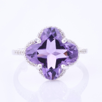 18ct White Gold, 5.00ct Amethyst /.18ct Diamond Clover Ring