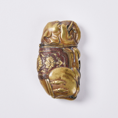 A late 19C-early 20C brass 'elephant' match safe, Japan