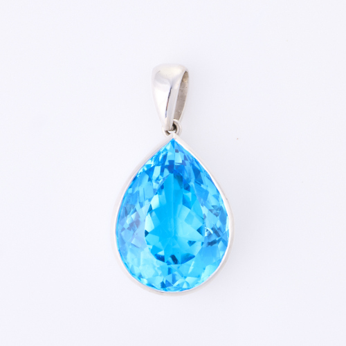 18ct White Gold, 18.0ct Topaz Pendant
